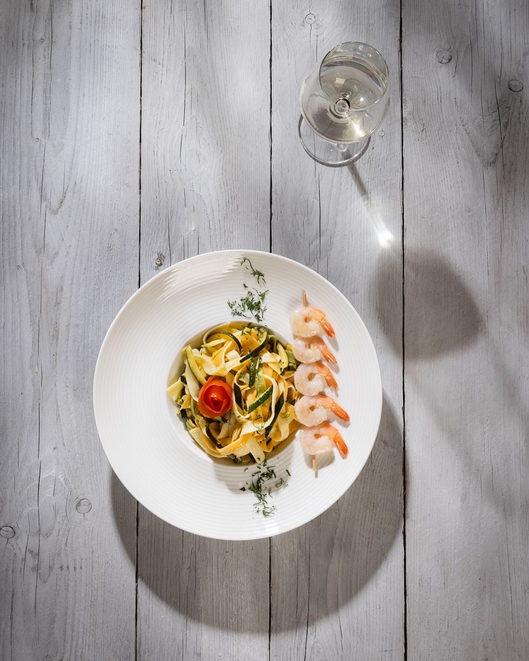Tagliatelle mit Garnelenspieß